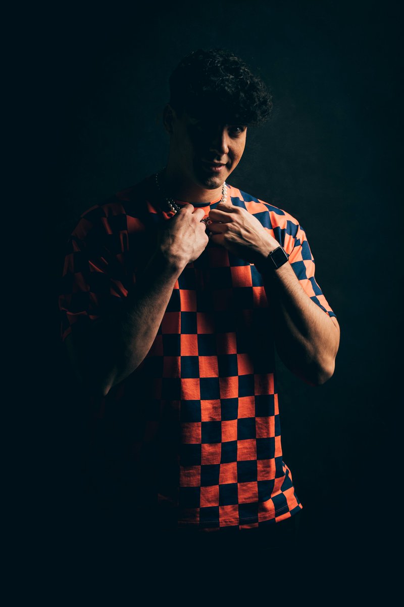 Irunero's tweet photo. 🎙️🎶 Pablo Fuentes, Yecben: “Sare sozialek erakutsi didaten desberdintasunak erakargarriak direla”
📹 @Txingudi_online
📷 Estudio Gover
#Elkarrizketa #Irunero #TxingudiOnline #Yecben
https://t.co/xIptsadZ7M https://t.co/Z72iLiK9nU