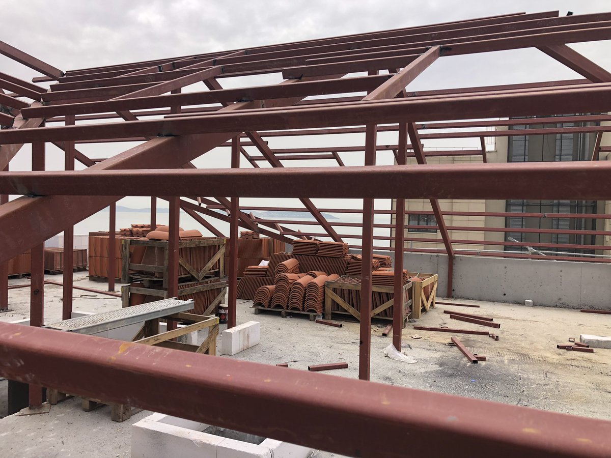 _Carravagio's tweet photo. Ben yabdım😏🏗 #CivilEngineering #Roofs #braas https://t.co/NOBUMv23Me