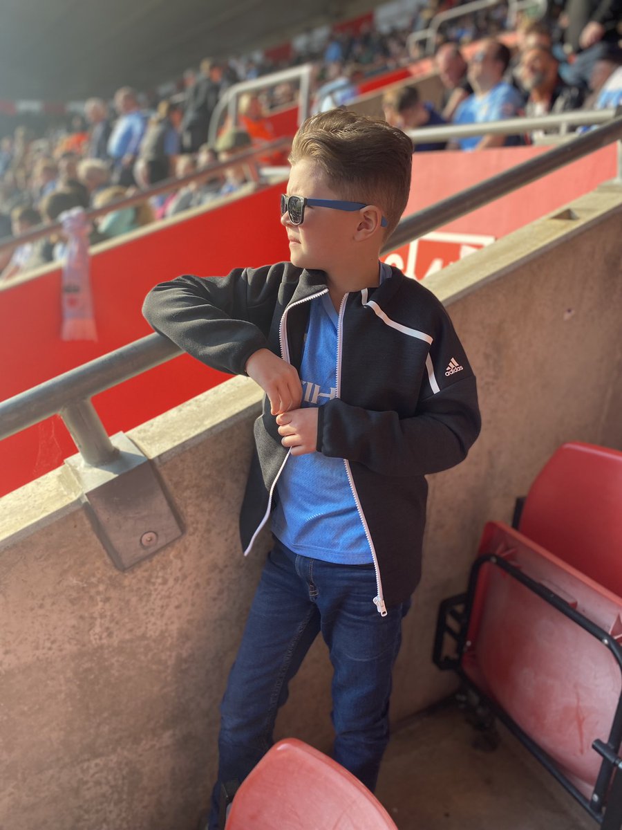 SimonGritt's tweet photo. @JackGrealish Can you give a retweet for my birthday boy! He idolises you! 🔵🔵🔵 https://t.co/B2hvup616Q