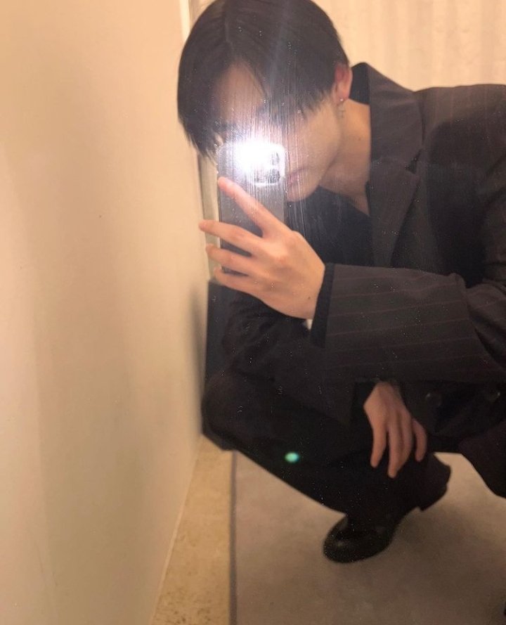 Galien Verin Cameron.

         —  (n)sfw profanities.
         —  Strictly-ic.
         —New account but not new to rp.
         — from @hnnhaven's au
                        "Heaven"
             
              ♡ | ↻  to be mutuals.