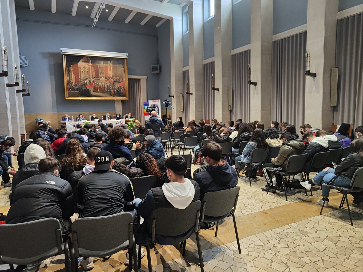 marcoliviaroma's tweet photo. È iniziato il seminario Amoris Laetitia delle Acli Campania a Benevento. Un percorso che vuole accompagnare i territori verso il X Incontro Mondiale delle Famiglie di Giugno 2022 https://t.co/xvl1zn8bTI