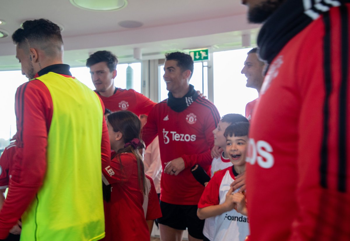 Manchester United Foundation (@mu_foundation) on Twitter photo "They’ve met their heroes! It will give the students aspirations to do and to reach whatever they want to be" 🤩
Primary school students enjoyed a once-in-a-lifetime experience yesterday, when they were surprised by <a href="/ManUtd/">Manchester United</a>'s first-team squad on their trip to Carrington ❤️⚽️ "They’ve met their heroes! It will give the students aspirations to do and to reach whatever they want to be" 🤩
Primary school students enjoyed a once-in-a-lifetime experience yesterday, when they were surprised by <a href="/ManUtd/">Manchester United</a>'s first-team squad on their trip to Carrington ❤️⚽️
