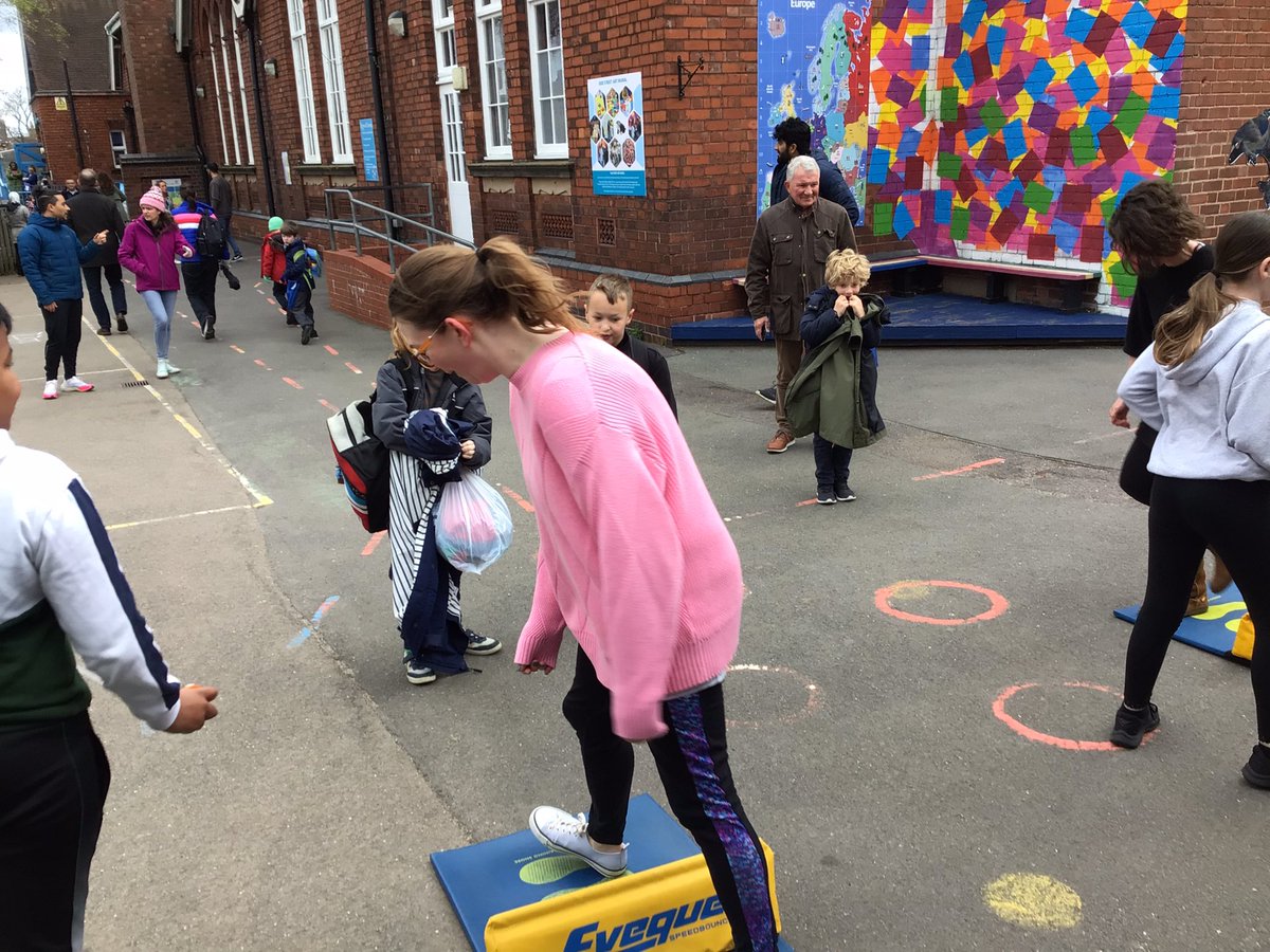 ClaphamTerrace1's tweet photo. Well done Parents! #active #speedbounce https://t.co/yBa612wtzO
