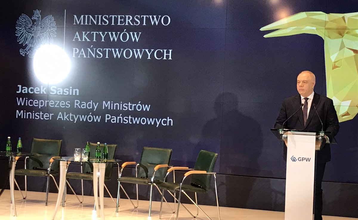 KGHM Polska Miedź (@kghm_sa) on Twitter photo „Ponad 6 mld zł zysku w 2021 - z tego duża część z aktywów zagranicznych. To przełom. Pamiętamy, jak trudne były to projekty, ale dzięki dobremu zarządzaniu są tak imponujące wyniki. Gratulacje dla zarządu #KGHM ⚒️”
Wicepremier, szef <a href="/MAPGOVPL/">Ministerstwo Aktywów Państwowych 🇵🇱</a> - <a href="/SasinJacek/">Jacek Sasin</a> na <a href="/GPW_WSExchange/">GPW</a>. „Ponad 6 mld zł zysku w 2021 - z tego duża część z aktywów zagranicznych. To przełom. Pamiętamy, jak trudne były to projekty, ale dzięki dobremu zarządzaniu są tak imponujące wyniki. Gratulacje dla zarządu #KGHM ⚒️”
Wicepremier, szef <a href="/MAPGOVPL/">Ministerstwo Aktywów Państwowych 🇵🇱</a> - <a href="/SasinJacek/">Jacek Sasin</a> na <a href="/GPW_WSExchange/">GPW</a>.
