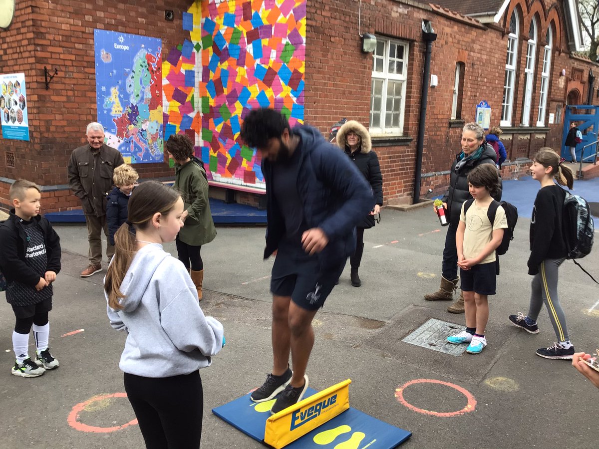 ClaphamTerrace1's tweet photo. Well done Parents! #active #speedbounce https://t.co/yBa612wtzO