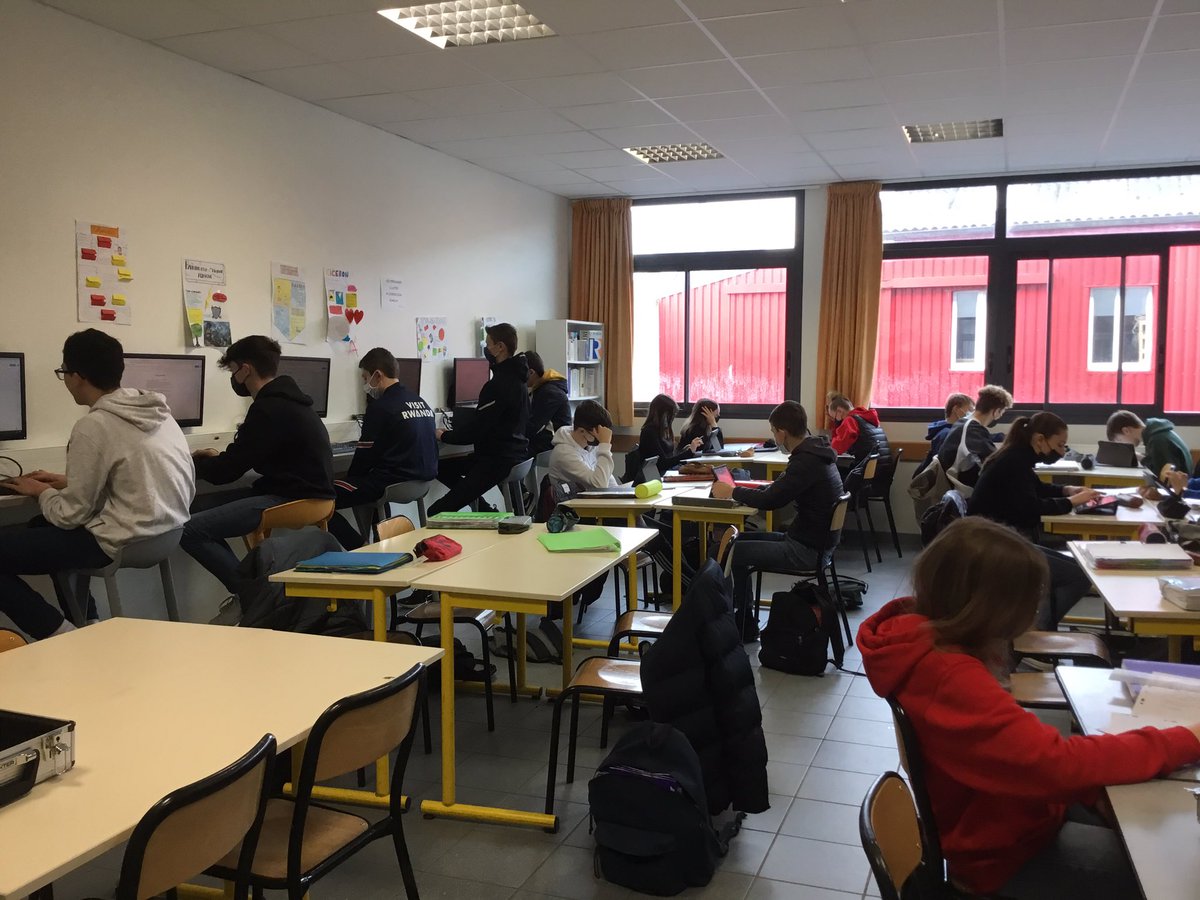 PGoasguen's tweet photo. Les élèves de 2nde 2 travaillent à l’écriture de leur discours pour la sélection du concours d’éloquence qui se déroulera au mois de juin.
Sujet : l’indignation, en écho au texte de Stéphane Hessel
Belle énergie ! #SFND #CDI #Lesneven @SFND_Lesneven 
(photos @Mullard_estelle) https://t.co/DyjZgbBbfO