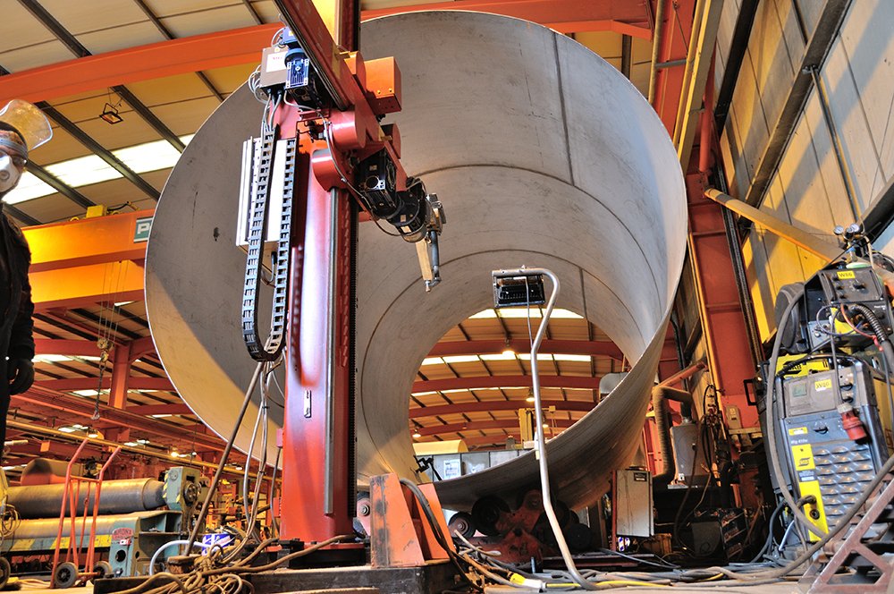 AngleRingCo's tweet photo. To complement our #PlateRolling and #PlateForming operations, our #Welding services enable us to re-roll to tight tolerances, and join tubes with full penetration circumferential welds, to achieve longer lengths🔥
https://t.co/PeA33zEpHx
#Fabrication #MetalBending https://t.co/NCAZrbcCYo