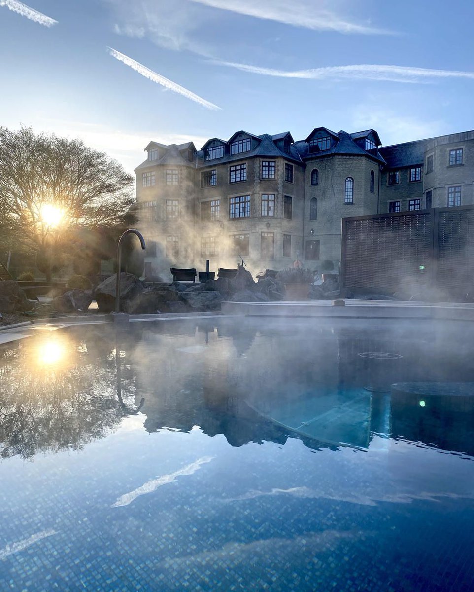 Exclusive_Hotel's tweet photo. #throwbackthursday to the clear skies and sunrises we enjoyed last week - where's the repeat button?
#pooltime #springmorning #sunrise #earlymorning #steaminghot #steam #spalife #spatime #pennyhillpark #pennyhillparkspa #exclusivecollection #myexclusive https://t.co/FcfY6lGhU3