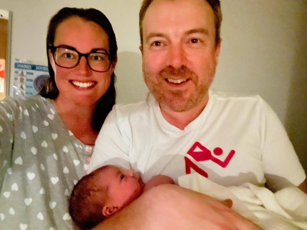 Steve_Leacock's tweet photo. @ozclarke I met you at Chapel Down last July and had just found out my wife was pregnant and I couldn’t tell anyone we knew yet.
So I told you!! You gave me such kind, helpful tips on preparing for fatherhood and I just wanted to say thank you! Little Daisie was born last week 🤗 https://t.co/FfE781hFOM