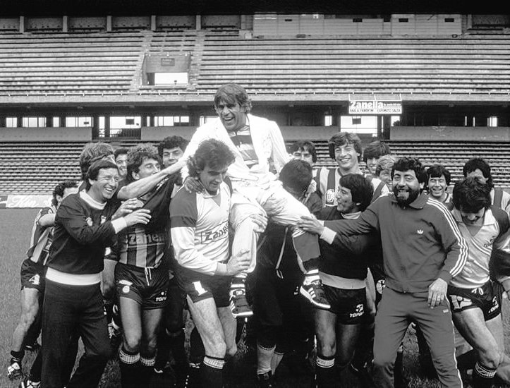 RosarioCentral's tweet photo. 🇺🇦 Desde el Club Atlético Rosario Central sentimos profundamente el fallecimiento de Don Pedro Marchetta, un gran emblema de nuestra institución.

Enviamos nuestras condolencias y fuerzas a todos sus familiares y amigos. https://t.co/WKvloUnDa0