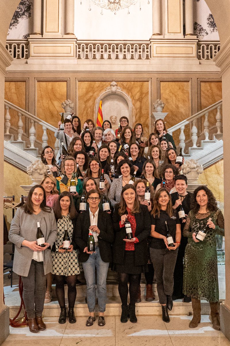 5️⃣ Edición de @mujeresdelvino ha sido un exitazo! 

🙌 Hemos doblado elaboradoras y #winelovers 

🍷Gracias a todas y a todos los que brindáis con nuestros valores y vinos‼️

❤️#ConVinoConTodo