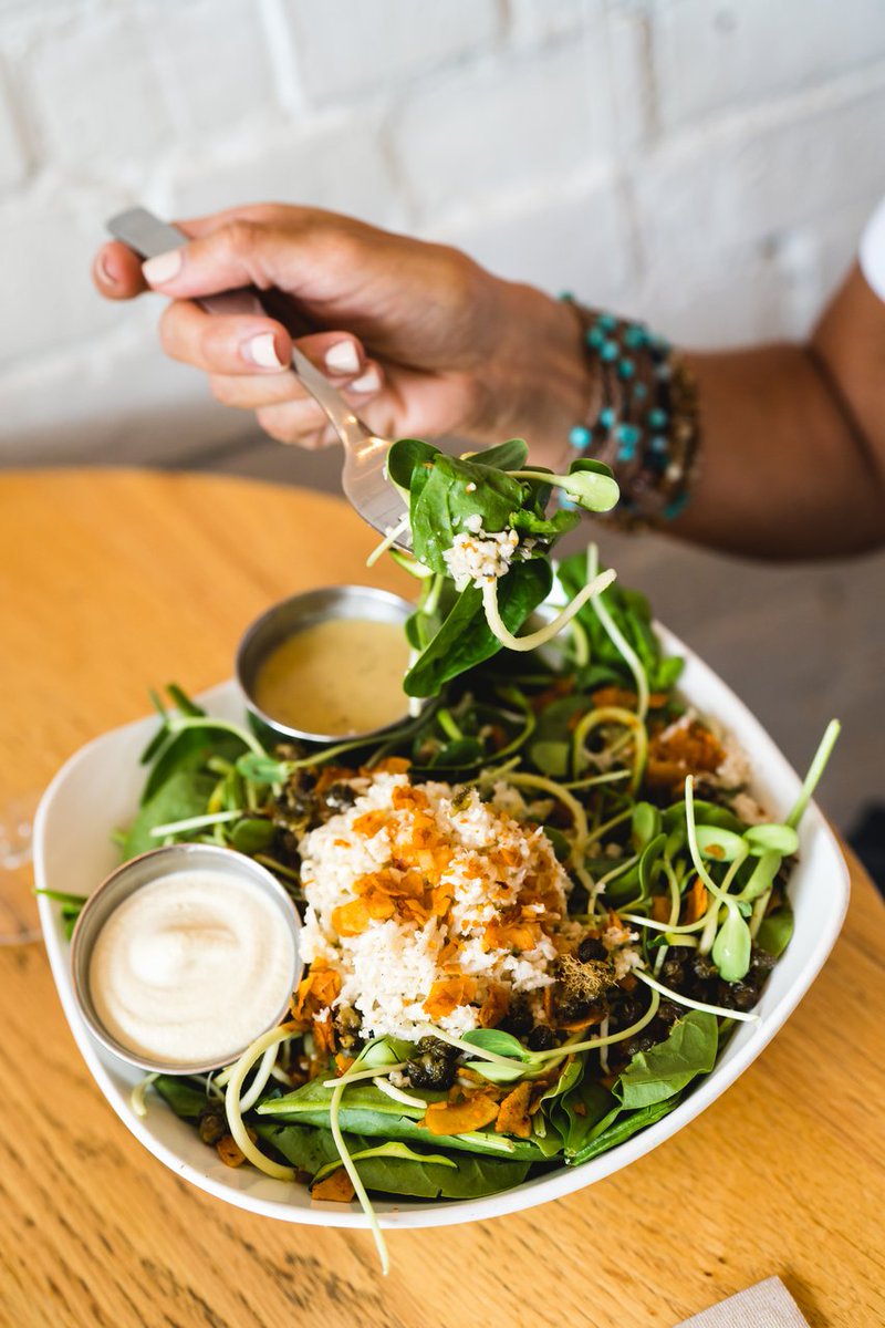 Veggie lovers take note! 🥦🥕🍅🍆

Our top picks for vegetarian and vegan restaurants in the Ottawa area 👉 bit.ly/3tPehos 😋 #MyOttawa 📷 <a href="/purekitchenott/">Pure Kitchen</a>