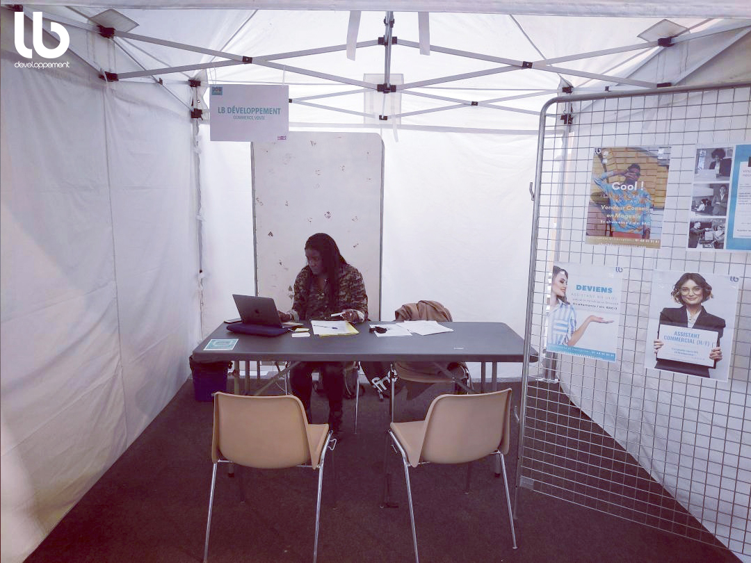 lbdeveloppement's tweet photo. ✅ Hier, Awa était au forum "Job d'été et après" à #Gagny.
🎯 Les recrutements se poursuivent ! #Vendeur, #assistantcommercial, #assistantRH… nous avons lancé notre campagne #alternance 2022, alors, contactez-nous !
📧 cfa@lbdeveloppement.com
#paris #IDF #apprentissage https://t.co/KYTyQZawco