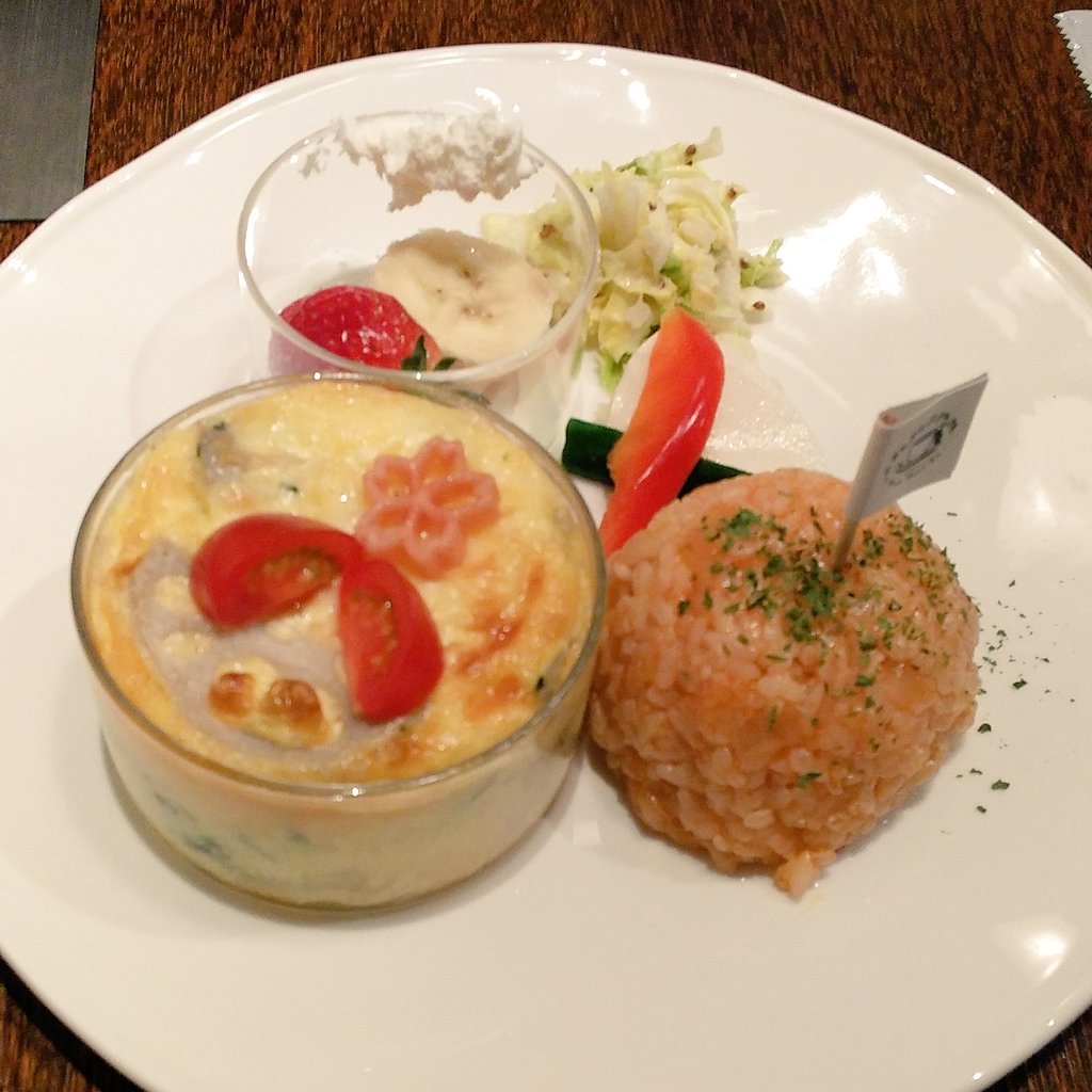 zectkanribu's tweet photo. 今日はジャズをききながら　#onaslowboatto さんにてランチ🍴
お子様ランチみたいでかわいい🌸
仕事なければゆっくりまったりしたかったぁ～😸
#おいしいものだいすき
#神保町
#ゼクト
#zect https://t.co/hmD9zgjZKQ