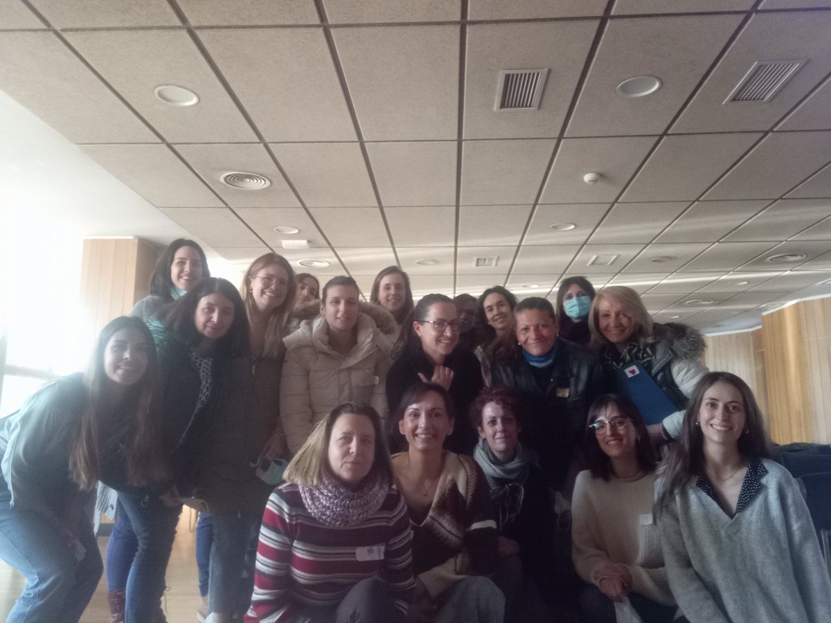 luzdibarrios's tweet photo. Reencuentros 💜💜💜
#equipazo #efyc #motivadas con ganas de #CUIDAR a nuestra #población y #comunidad con #ciencia #cerebro y #corazón
#visibilización de los #CUIDADOS https://t.co/oa6KkBMtjs