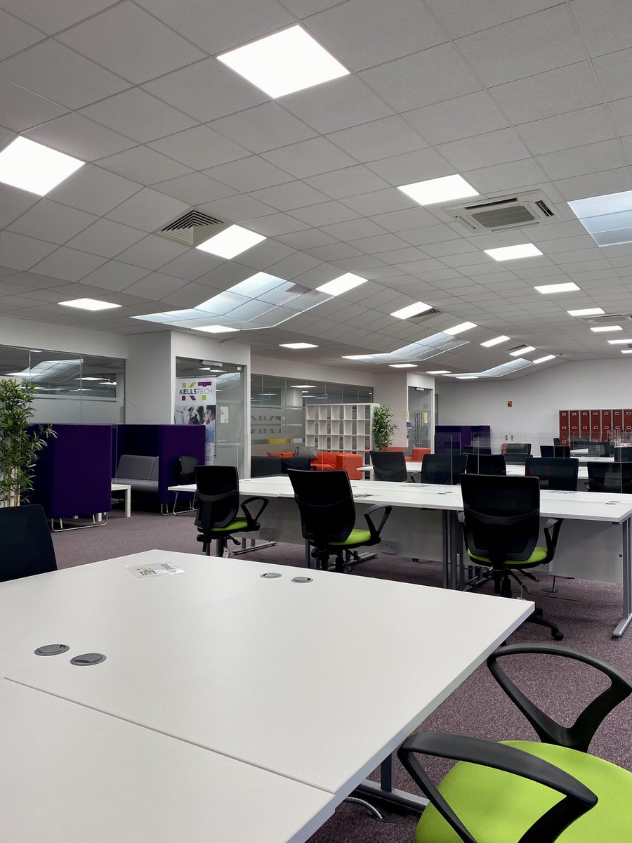 MeathEnterprise's tweet photo. Sick of working from home or the long daily commute? Time to try co-working in @KellsTech. Spacious desks, lockers, high speed broadband, meeting rooms, free coffee, free parking and just off the M3. For more info-https://t.co/1w2TJ2VADH #MeathEnterprise #KellsTech #futureofwork https://t.co/MmhrIdjpON