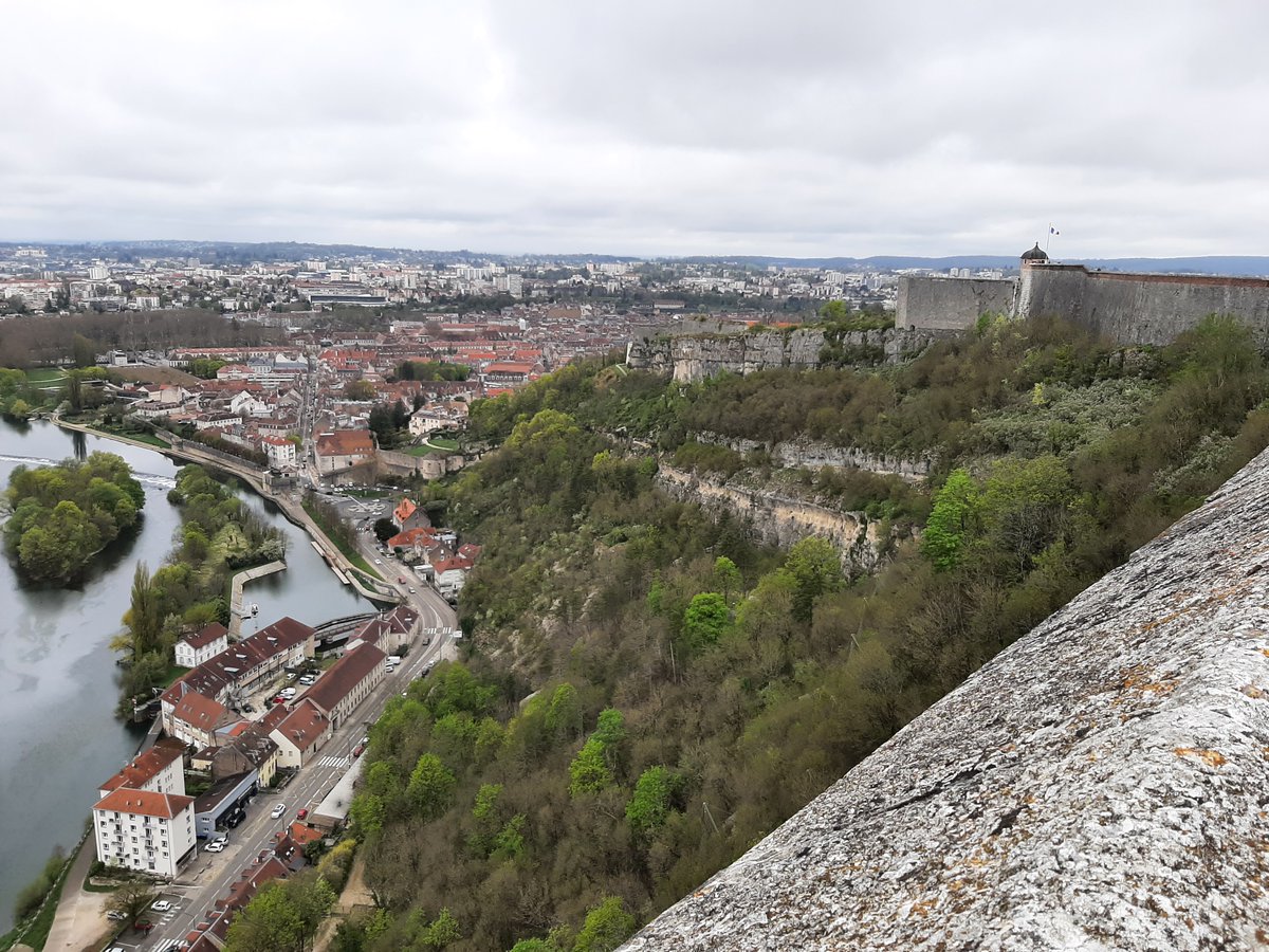 BiAAFrAntiq's tweet photo. Fin du colloque #Frantiq visite de #Besançon Merci pour l'accueil @MSHE_Ledoux @ISTA_labo https://t.co/VJDBKCKxKS