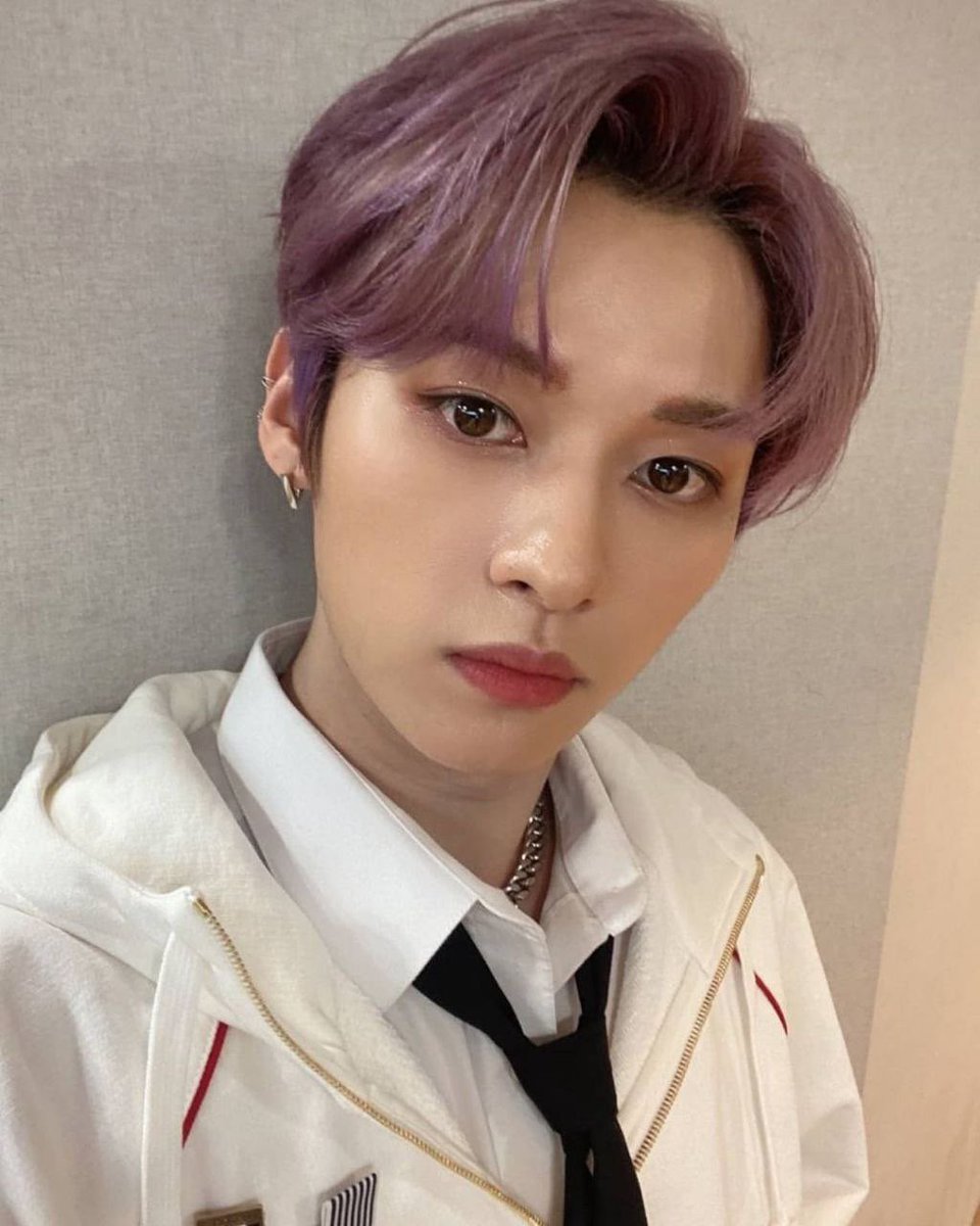 SKZ__District's tweet photo. 📱 Обновление официального Инстаграма Stray kids:
[Minho🐱]

 «MCountdown! 🤩
  #LeeKnowCute»

©realstraykids

@Stray_Kids 

(1/2)

~ОпаРора🤍 https://t.co/fuh9mEDlci
