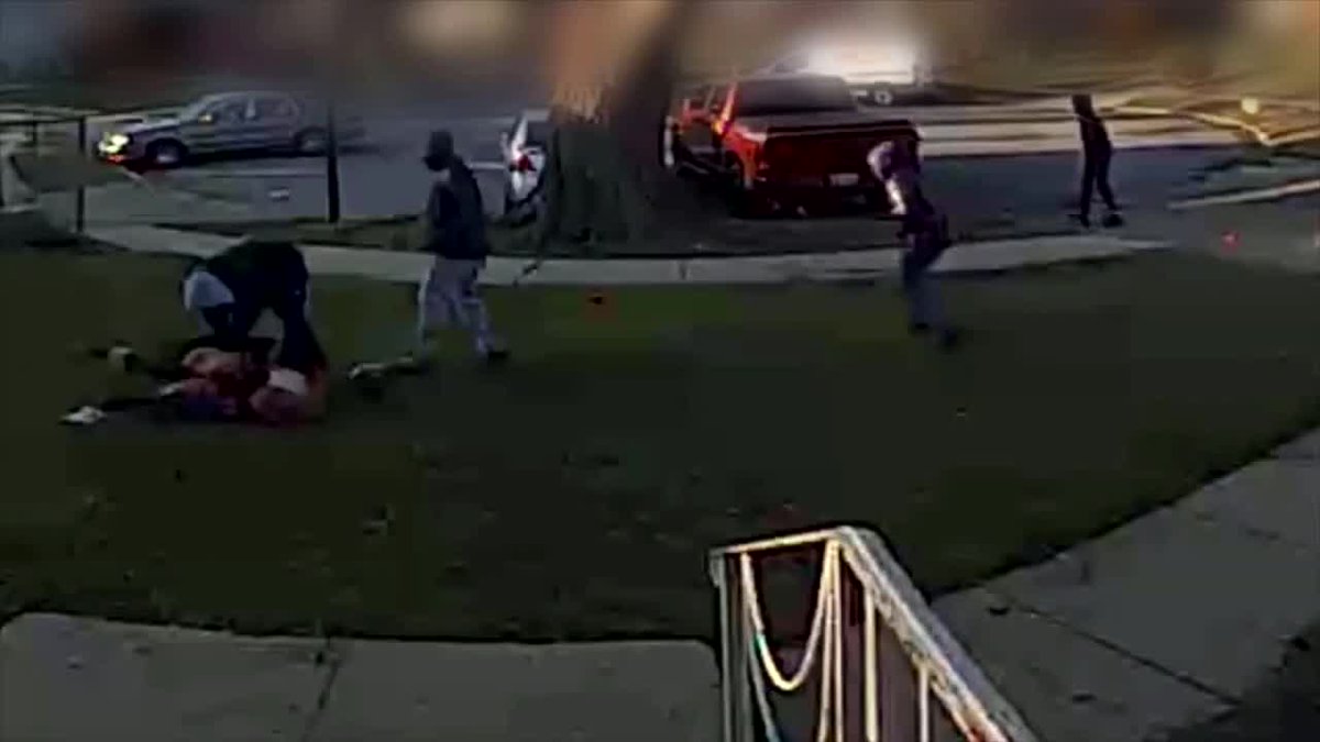fox5dc's tweet photo. CAUGHT ON CAMERA: Prince George's County Police is asking for the community's help identifying and locating four suspects who were caught on camera assaulting a senior citizen in an attempt to steal her car, leaving her with two broken bones.

MORE: https://t.co/4bSXmKxvyU https://t.co/3buQaq7UIg