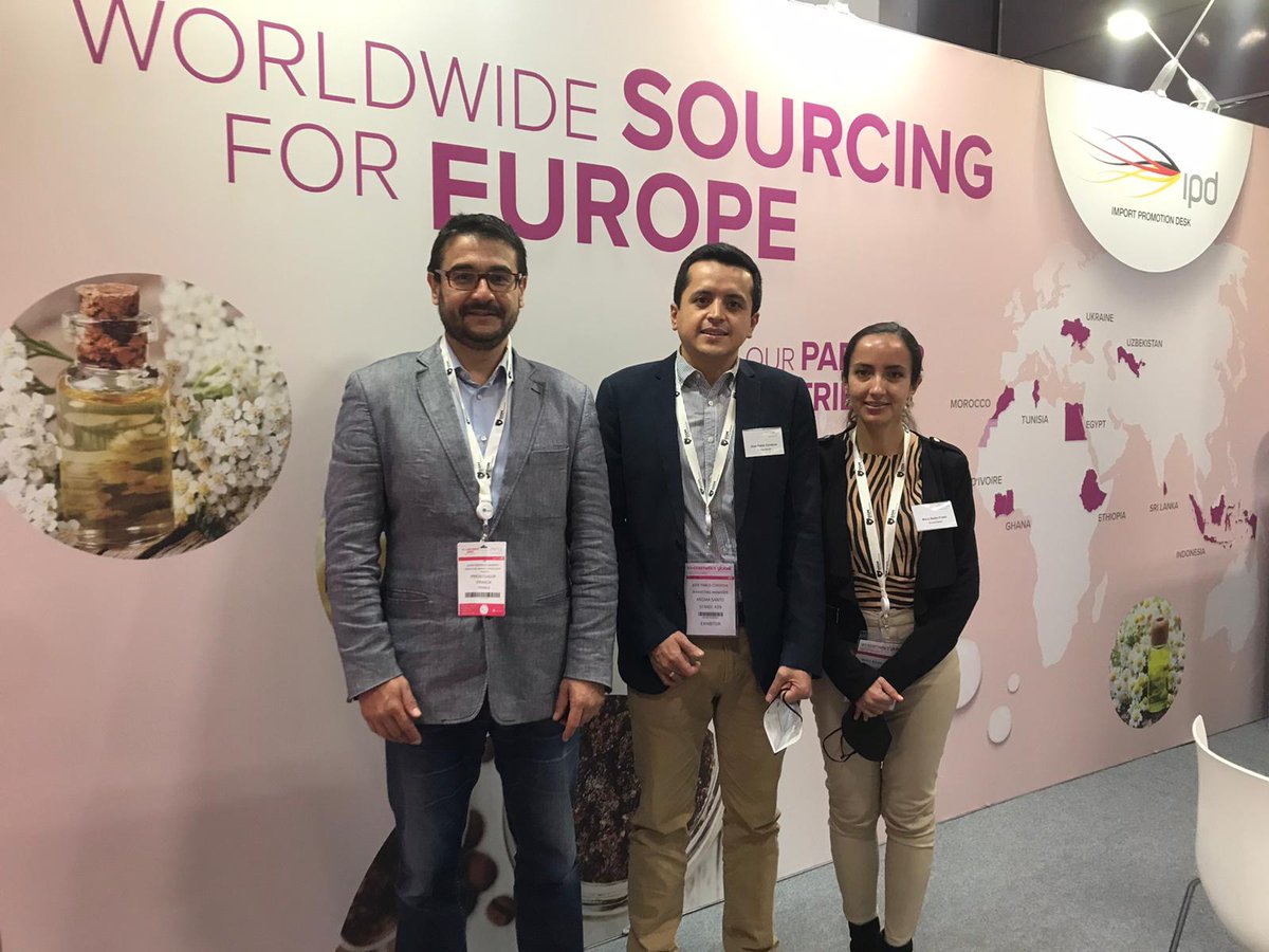 ProEcuador_'s tweet photo. .@AromaSanto participó en la feria internacional @incosmetics en Francia🇫🇷, en el stand del IPD, con el apoyo de la #OCE @proecuador_ en París. Esta feria acoge a actores de la industria de cosméticos,  presentando las materias primas, productos e ingredientes de cuidado personal https://t.co/fdQylKt2ka