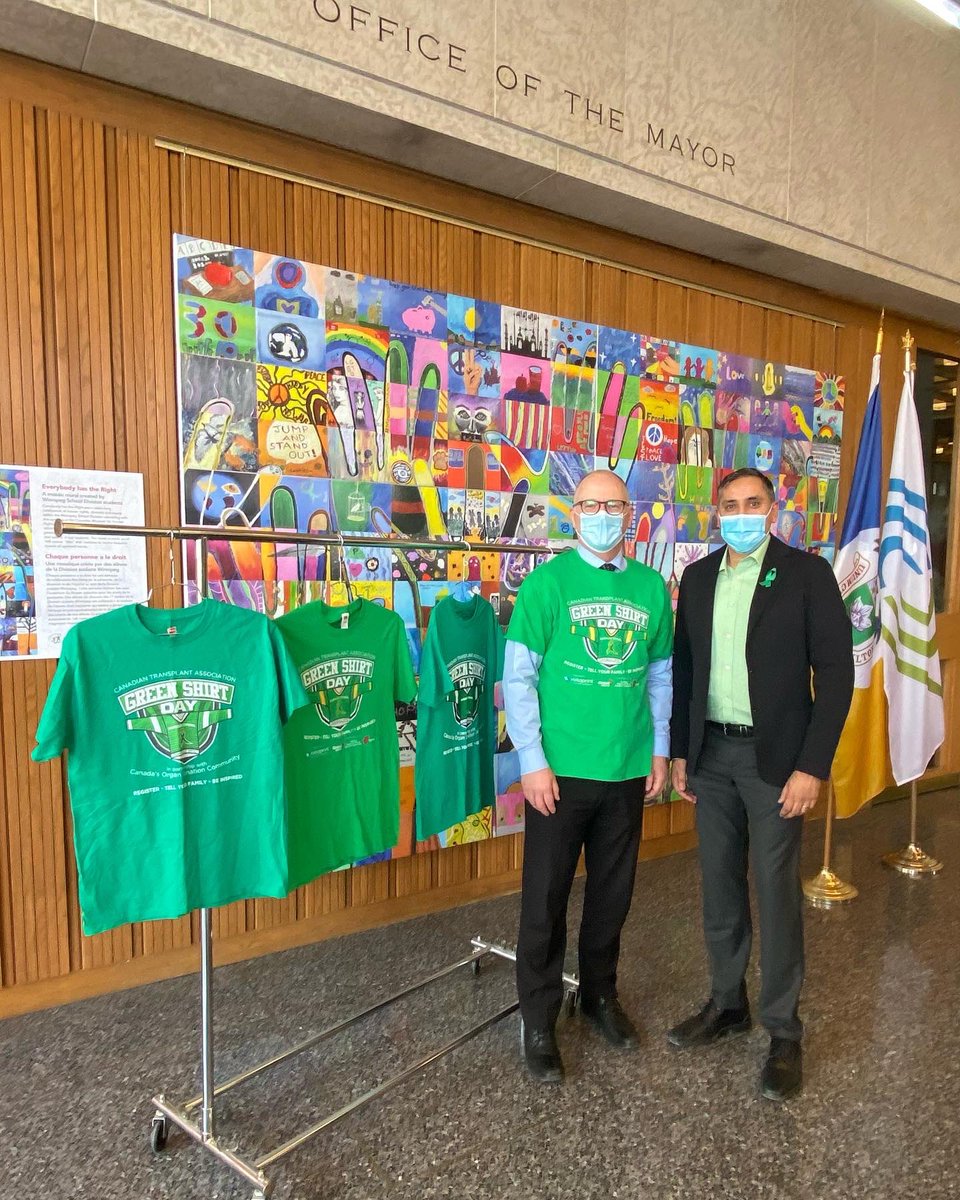 ScottGillingham's tweet photo. Today is #GreenShirtDay! I recently had the privilege of meeting Logan’s parents and Dr. Siddiqui from @TransplantMB. Their courage, work and commitment is saving lives.  
#LoganBouletEffect @Bouletbe @TobyBoulet @TransplantMB #signupforlife https://t.co/vGa7K7Ji5P
