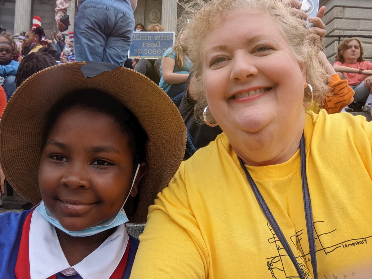 cindysymonds's tweet photo. @RTEFlightStatus @RichlandTwo @SCASLNet @scstatelibrary SC State Read-In with thousands of PreK-12 students from across our state.  #welovereading #supportschoollibraries #fundlibraries #schoollibrariansrock https://t.co/i8JJ6Jhl4z