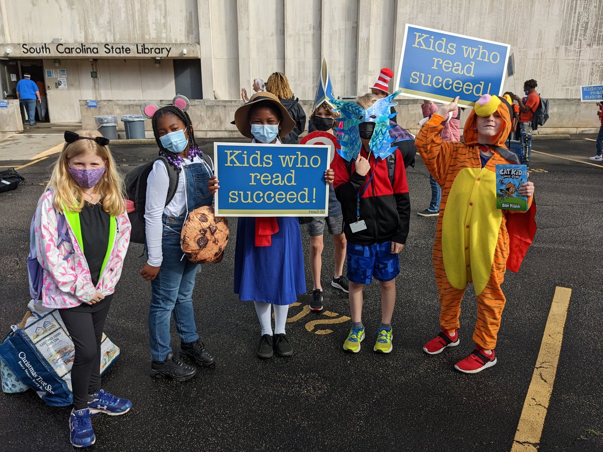 cindysymonds's tweet photo. @RTEFlightStatus @RichlandTwo @SCASLNet @scstatelibrary SC State Read-In with thousands of PreK-12 students from across our state.  #welovereading #supportschoollibraries #fundlibraries #schoollibrariansrock https://t.co/i8JJ6Jhl4z