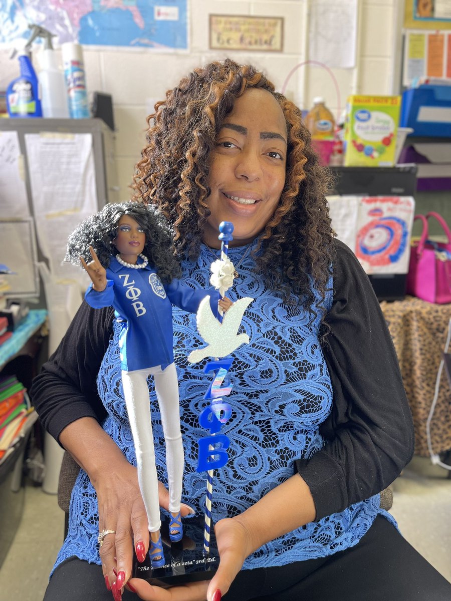 gr8testsurvivor's tweet photo. Here kitty kitty ๐! When youโre blessed! You bless your friends.
#ZetaEducator #FriendsWhoGiftFriends #ZetaPhiBeta #BirthdaySeasonLoading #FriendsinChrist #WorkBesties https://t.co/5w6ci8KwjP