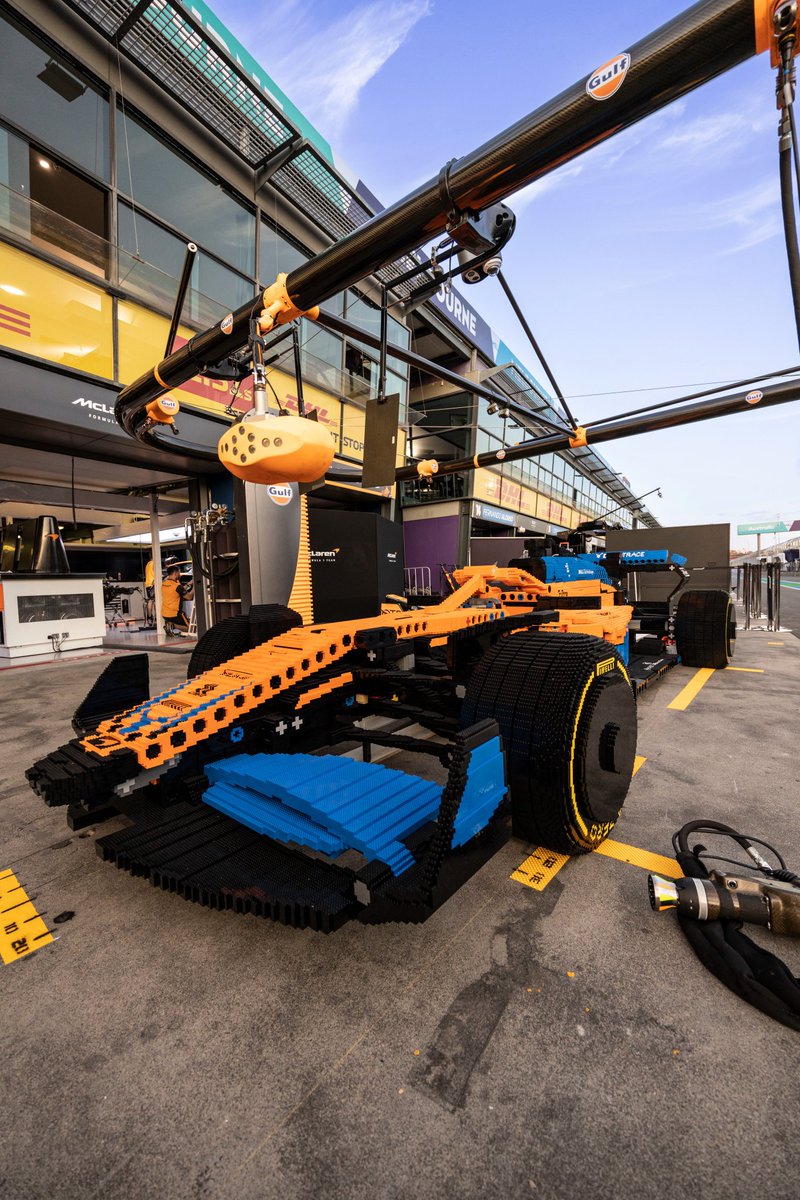 revistaboxes's tweet photo. ¿Recuerdan al McLaren que sacó LEGO hace algunas semanas? Pues lo acaban de hacer en tamaño real 😍😍

#AustralianGP https://t.co/ZPjjjmNv4z