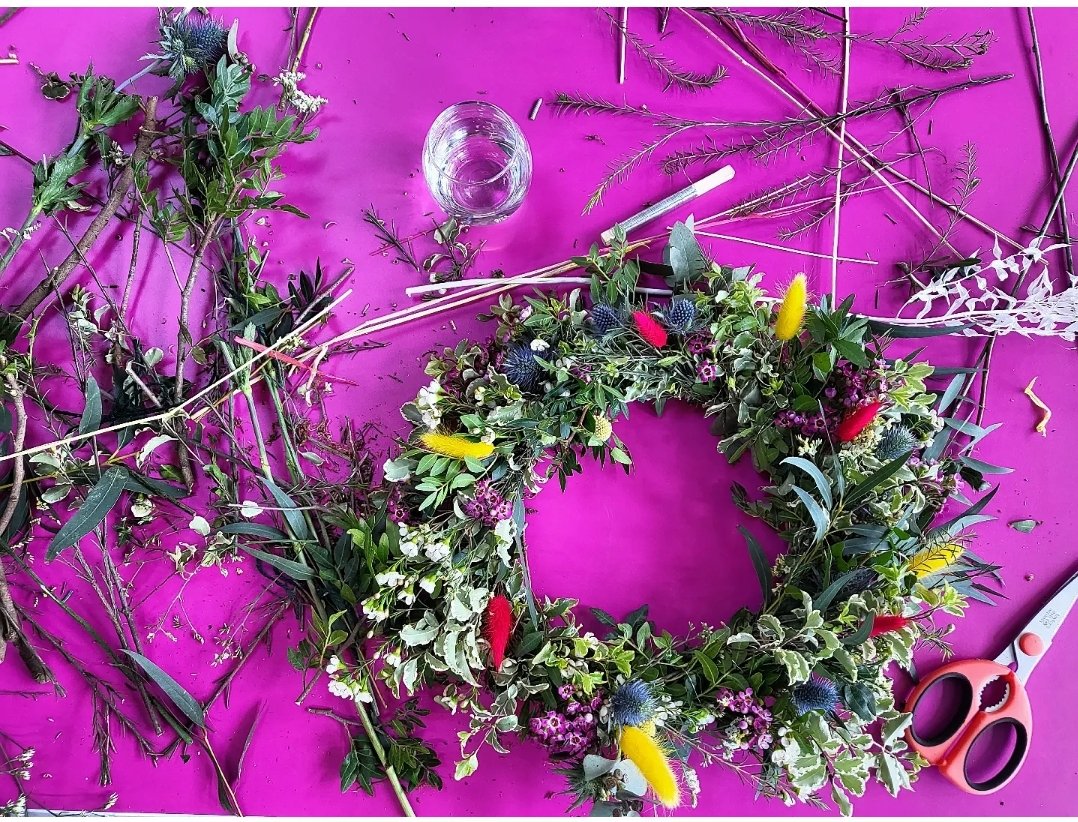 Enjoyed a fantastic <a href="/AP_CYMRU/">AP Cymru - The Neurodiversity Charity</a> wreath-making class this morning at the @Grange_Pavilion and met some lovely women. Brightened my day up! #creative #inspired Thanks <a href="/NeurospicyMe/">NeurospicyMe</a> !