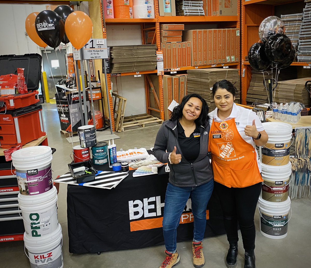 sam_camacho23's tweet photo. And we’re back! Ready to thank our Pros and meet new faces! Thanks for the partnership 6570! #lifeatbehr @Sarah_Behr_MN @AmyClunie @GLORIRIVASS https://t.co/2mVLuH4aVy