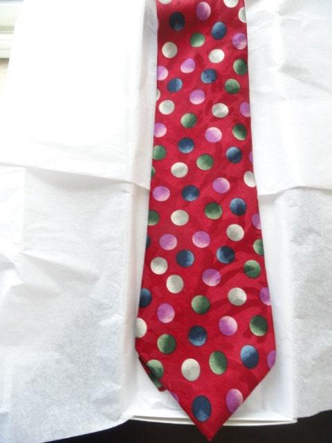 zetsvintage's tweet photo. Excited to share the latest addition to my #etsy shop: Vintage Men's 417 Tie By VAN HEUSEN Large Polka Dot Made In USA Of Imported Fabric Vintage https://t.co/admRd8l1tq #vintage #necktie #menstie #newwithouttag #1980s #allsilk #madeinusa #417vanheusen #redblue https://t.co/fVhZPPseAj