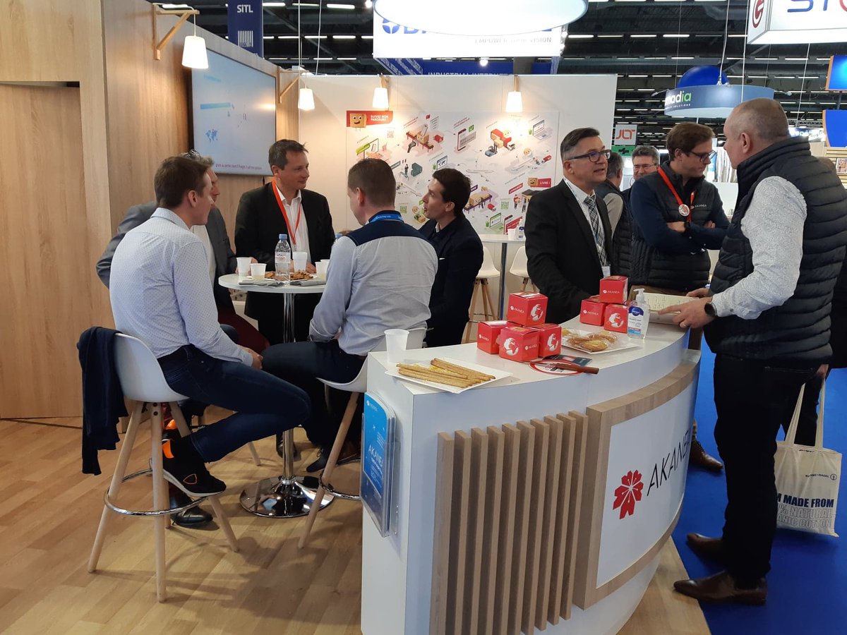 AkaneaDev's tweet image. [Jour n°3 à la #SITL 📆]
🔥 Que du beau monde aujourd&apos;hui sur notre stand à l&apos;occasion de la @SITLevents
Des clients, des futurs clients, et notre nouveau partenaire @Transiteo_log !

#EditionLogiciels #événement #SITL2022 #supplychain #transport #logistique