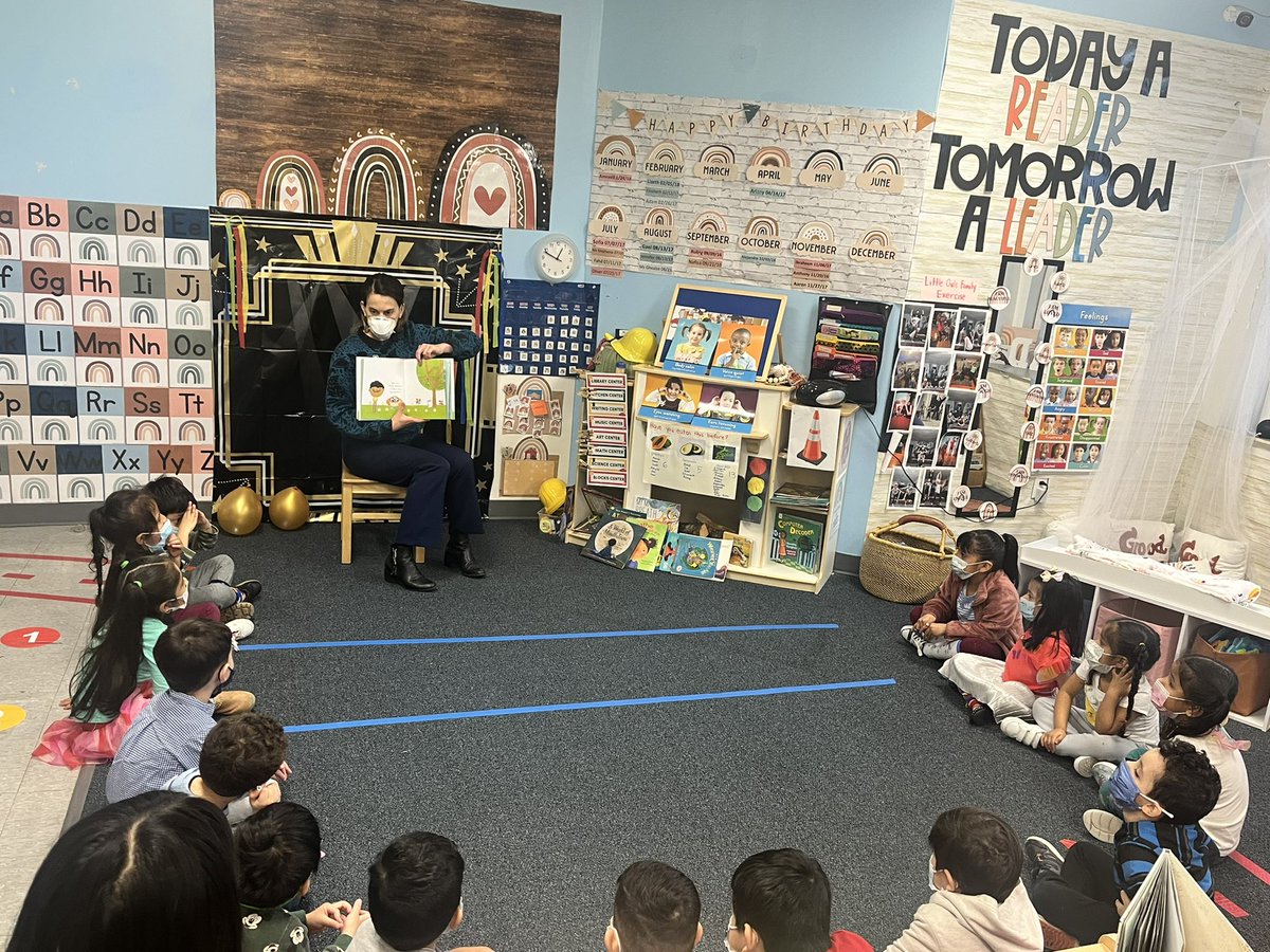 Damaris30719890's tweet photo. Children’s Playhouse wants to thank State Representative Elizabeth Fiedler for joining us today for the Week Of The Young Child! #FirstUpEarlyEd #PAforPrek #WOYC22 https://t.co/rdQFdqu0R1