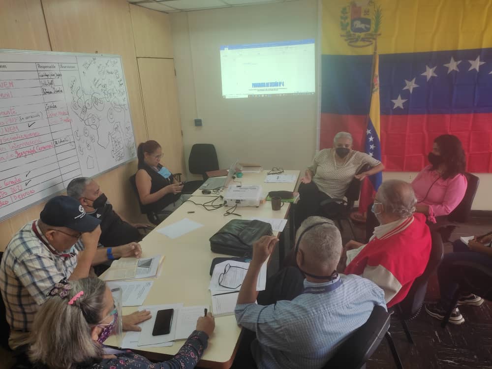 SomosUnem's tweet photo. #AlMomento🔴 //Desde el Rectorado @SomosUnem en su #GestiónUniversitaria hoy #07Abril #EnDesarrollo Consejo Directivo #Unem.👩💼👩🏫👩🎓
#YoSoyUnem
@NicolasMaduro @TibisayLucena8 @_LaAvanzadora @mppeduniv https://t.co/XbcCLsP1GD