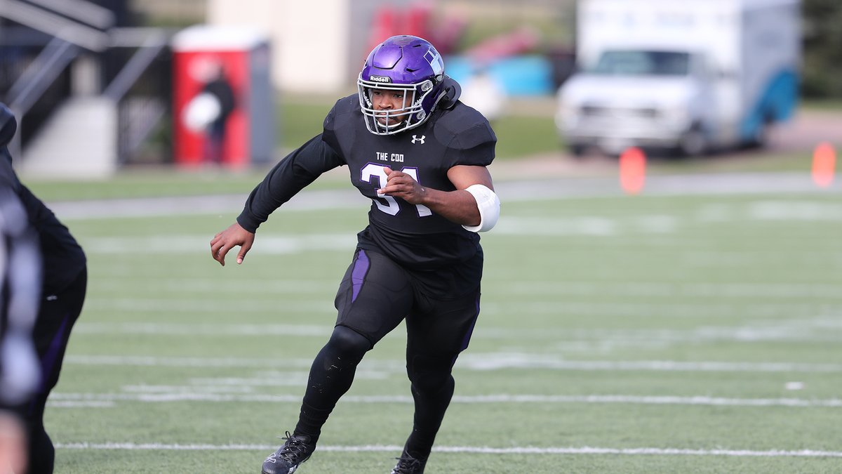 We are excited to be adding Harvey Enalls to our football staff as an assistant linebackers coach. Coach Enalls is former captain and all conference player at USF. Welcome to the Cavs Coach! #GoCavsGo