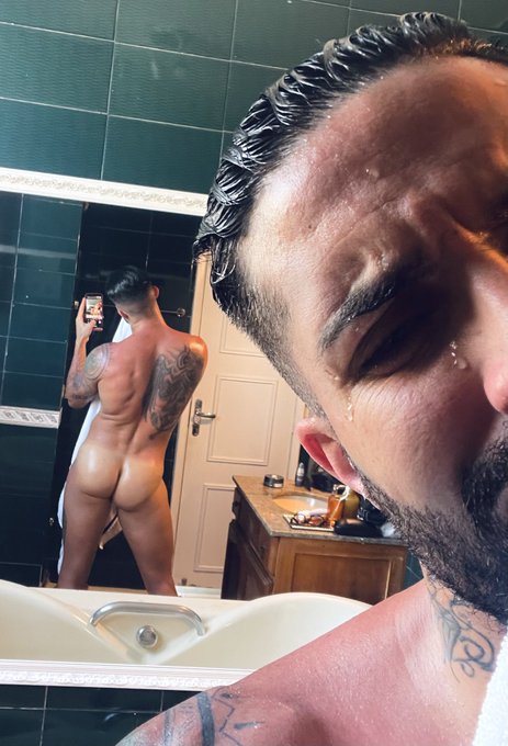 😜🍆 https://t.co/8IYn8dGKYi