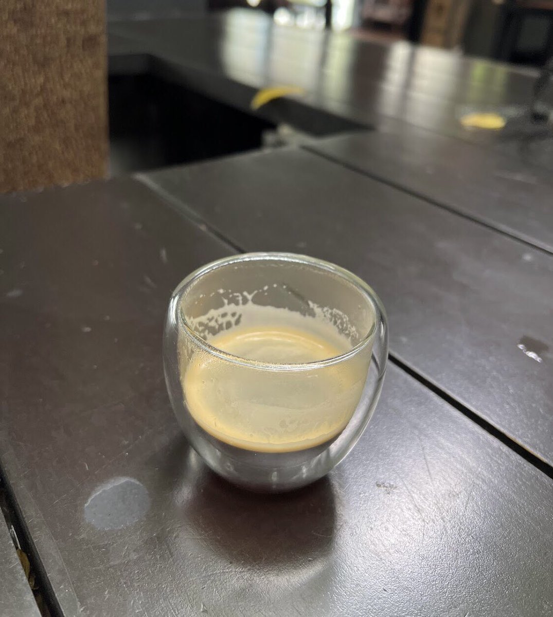 akhirnya nemu halu pink banana...
kurang atau lebih, setiap rezeki perlu dirayakan dengan secangkir kopi ~joko pinurbo~