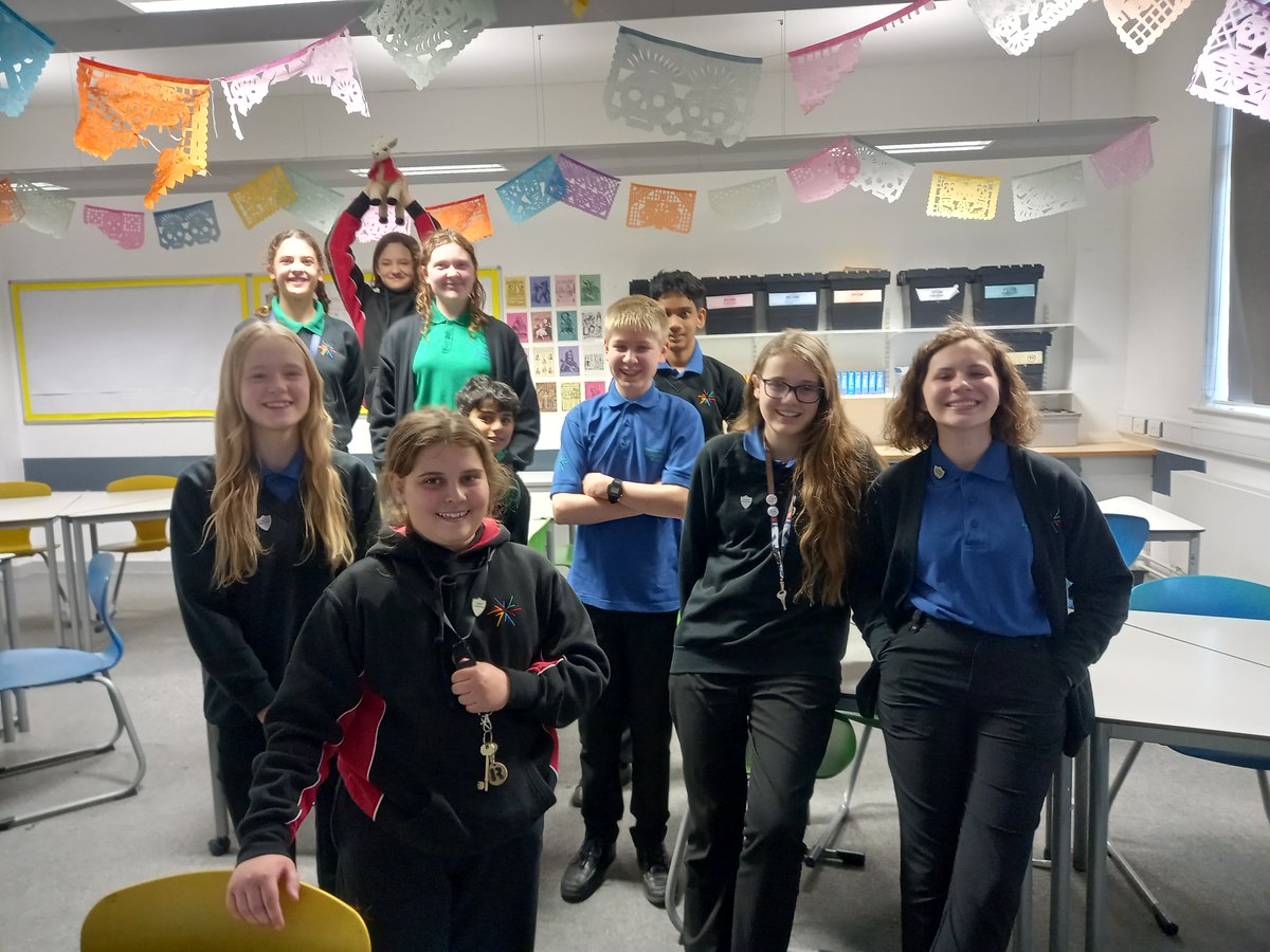 MFLACS's tweet photo. Hola/Guten Tag/Bonjour from the @AbbeywoodSchool Language Ambassadors! Another successful sugar-induced meeting in F06. Watch this space! 🇹🇼🇸🇹🇺🇾 #biscuits4life #welovelanguages https://t.co/7q8Q1iDu6H