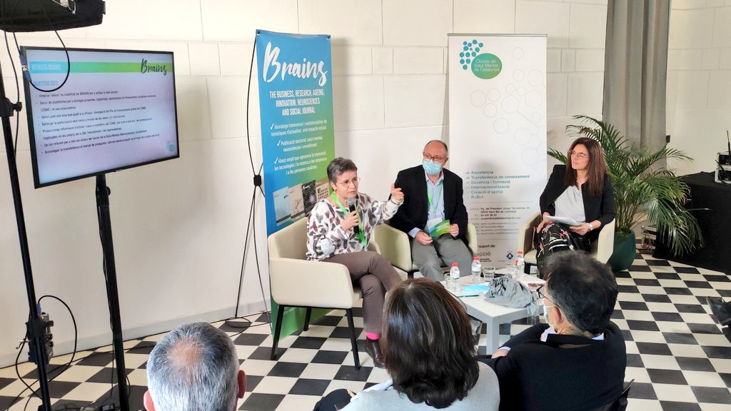WeMindCluster's tweet photo. La Dra. @ElisabetVilella, editora en cap del 🧠 #BRAINS journal, en explica com la revista vol ser una plataforma altaveu 📢 per divulgar projectes sectorials, capacitats i referent d'informació científica.
#AssembleaCSMC https://t.co/yErHrhIdCY