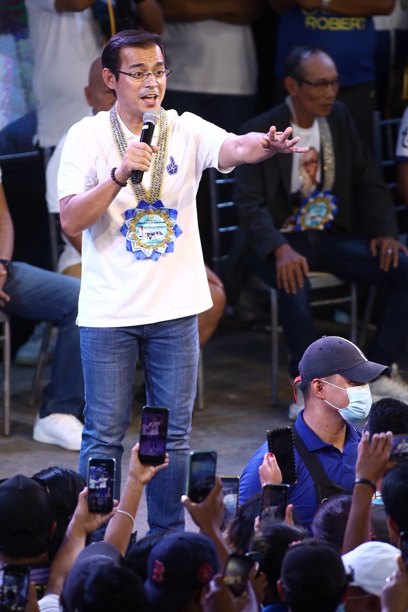 IskoMoreno's tweet photo. Ang importante, we reach more kilometers, reach more people, more eyeballs, more town halls. 

Gracias at Ta ama iyo contigo, Zamboanga! 💙 https://t.co/yyg1NXUR49