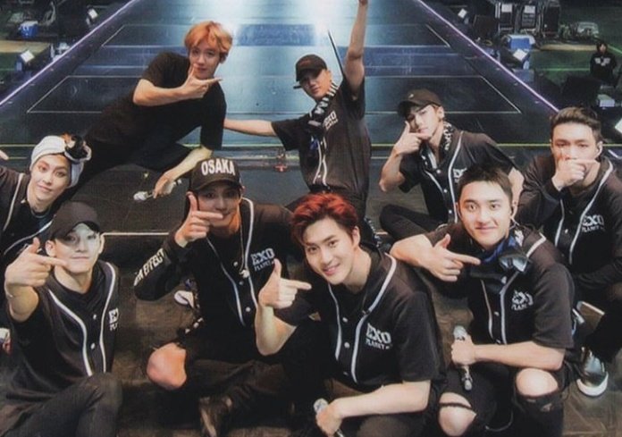 FORUCHANYEOL's tweet photo. happy 10th anniversary, my home 🤍
#10YearsWithEXO
#EXO10thYearAnniversary https://t.co/5dP40ib11f