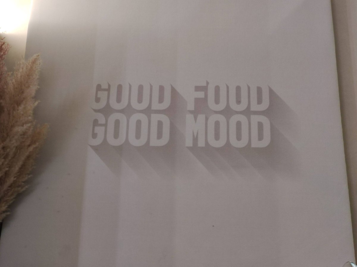 Oggi ho pranzato allo Stellar e posso confermare la regola: Good Food, Good Mood :)