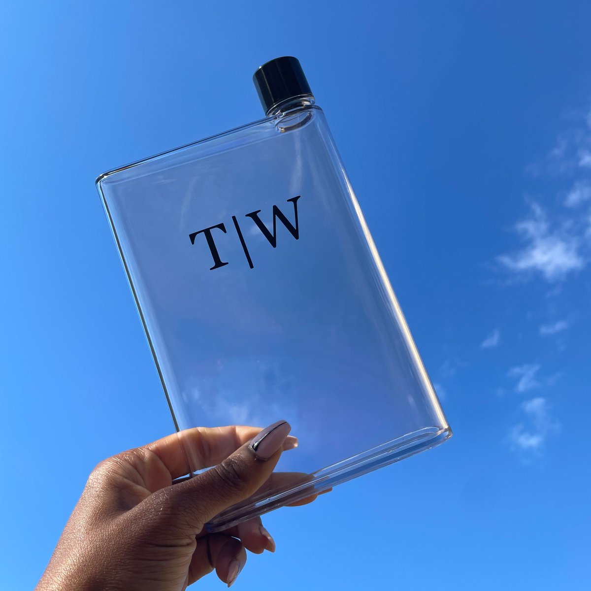 You asked, we heard you! This sleek little number is designed to slide juuuuust perfectly into your Totes! We know you healthy livin’, sustainably minded TW fans love to stay hydrated - and we’re here for it 🙌🏾
.
.
#environment#ethicalgifts#ethicalshopping#fashrev#imadeyourbag