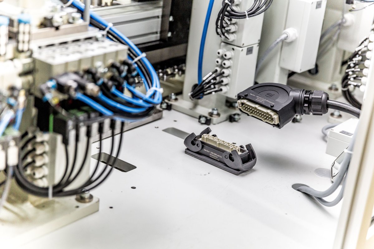 drivesexpo's tweet photo. HARTING help to future-proof machine-building 
Read more 👉🏻 https://t.co/cbR4xOgPt0
Stand B60
@hartinguk
Drives &amp; Controls Exhibition (NEC Birmingham, 5 - 7 April 2022) is the UK's leading event for drives, power transmission and motion control.
#DrivesExpo #Drives #Controls https://t.co/d7gqGpzdut