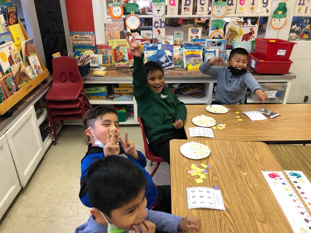 _ACLAMO_'s tweet photo. Well-earn wonderful Wednesday popcorn and Bingo! Our after school students are so smart and so much fun! #ACLAMOYouthProgram we are ACLAMO ๐๐งก https://t.co/xB9FavP8Ml
