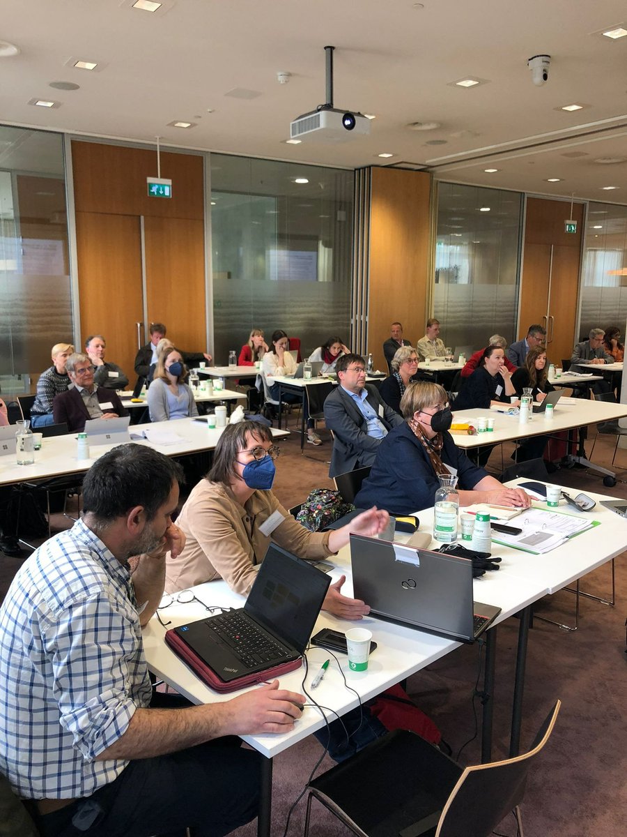 peterparee's tweet photo. Quote of from the #ScarAKIS meeting at @ZLTO: @simonacristiano integrates insights in #AKIS: (Agricultural Knowledge and Innovation Systems) and #PrecisionFarming: #PrecisionLearning: create very specific trainings for advisors and farmers, based on their needs. https://t.co/QmAMh6pRPl