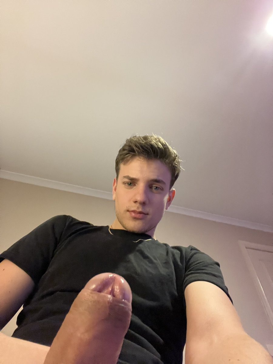 ConnorPeters's tweet photo. Hey down there 😗 https://t.co/F6OHY0EyVE