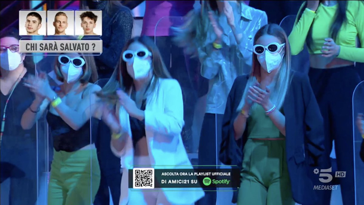 marti25110's tweet photo. Quando non vedi l’ora che sia sabato per rivederle 🤣 #Amici21 #Amicispoiler https://t.co/Sg600amrkk