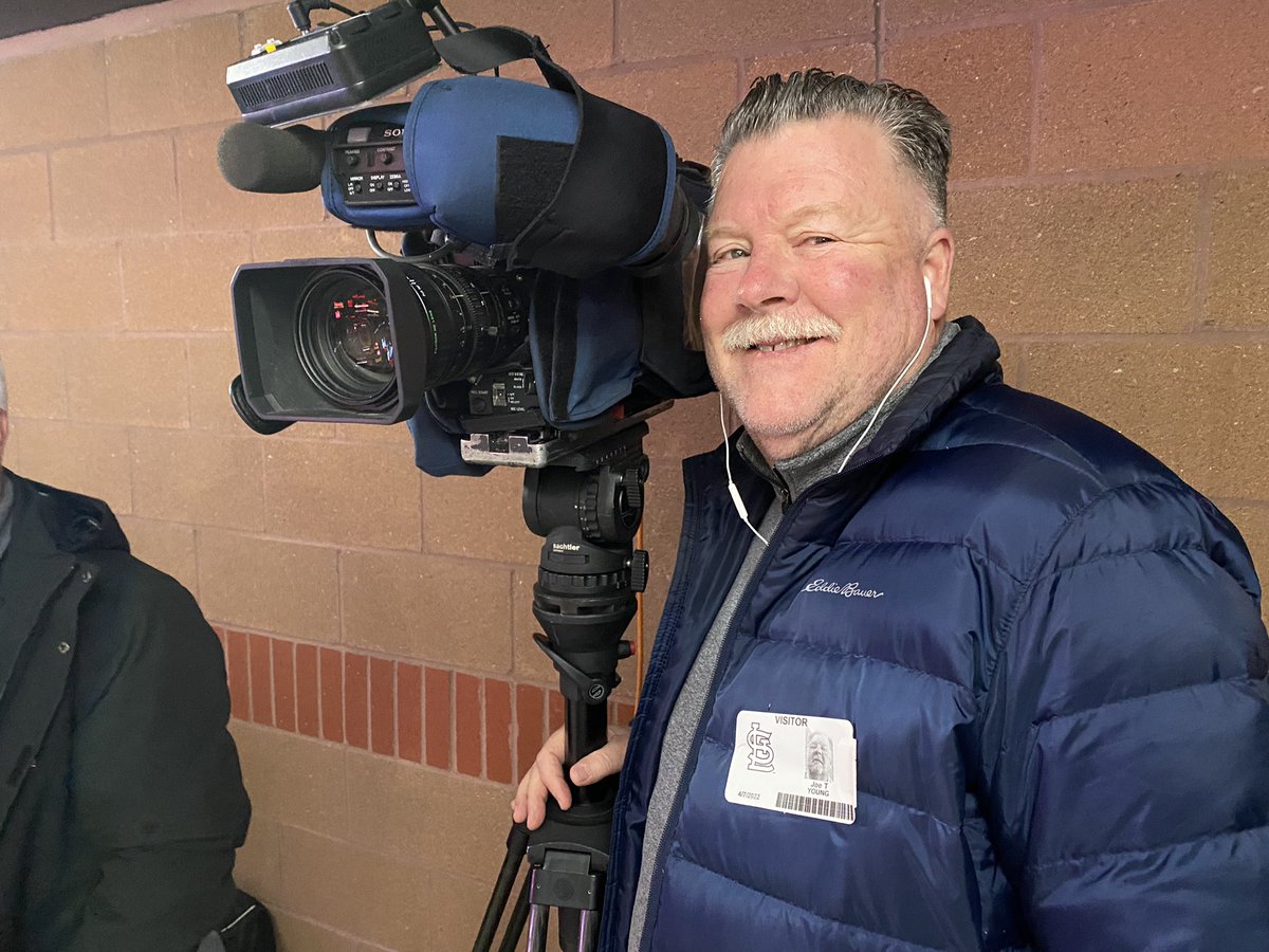 RickMeyer_Photo's tweet photo. Live anchoring at Busch Stadium on opening day with @AllieCoreyKSDK @reneknottsports @RSchwentkerKSDK @mightyjofoto @mmays02 @ksdknews https://t.co/3qeYh4HJKN